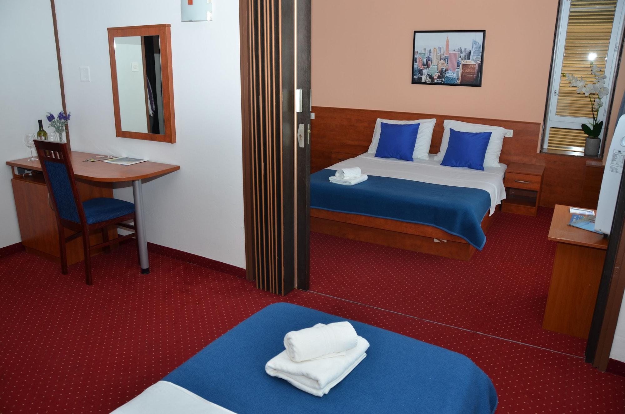 Liberty Hotel Novalja Eksteriør bilde